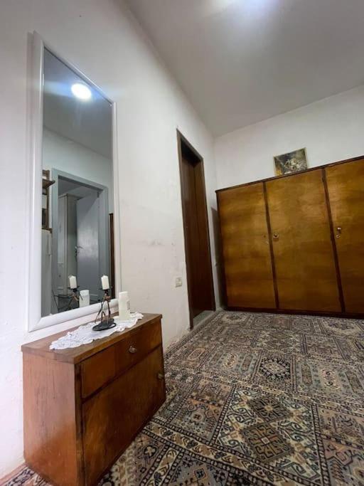 Communist Style Room Shkodër Extérieur photo